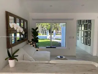 Propiedad en alquiler con 3 habitaciones y 2 baños en El Portal