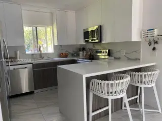 Propiedad en alquiler con 3 habitaciones y 2 baños en El Portal