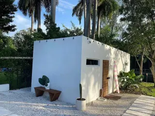 Propiedad en alquiler con 3 habitaciones y 2 baños en El Portal