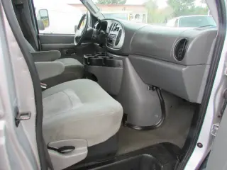 2006 Ford E-Series E-350 SD Chateau