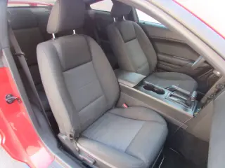 2005 Ford Mustang V6 Deluxe