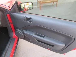 2005 Ford Mustang V6 Deluxe
