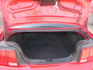 2005 Ford Mustang V6 Deluxe