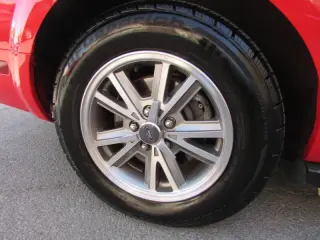 2005 Ford Mustang V6 Deluxe