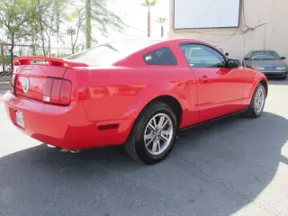 2005 Ford Mustang V6 Deluxe