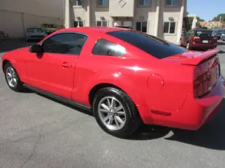 2005 Ford Mustang V6 Deluxe