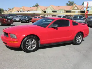 2005 Ford Mustang V6 Deluxe