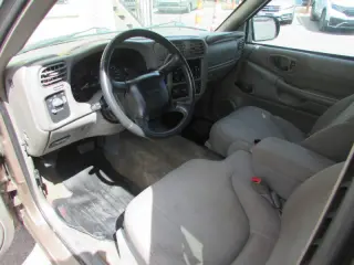 2003 GMC Sonoma SL