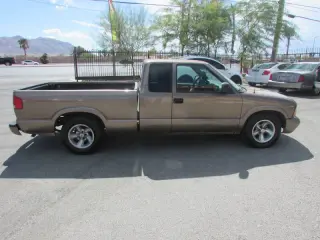 2003 GMC Sonoma SL