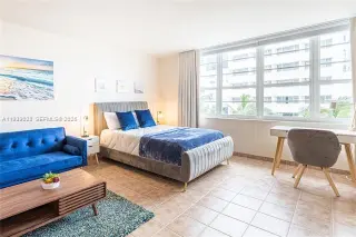 Propiedad en alquiler con 0 habitaciones y 1 baño en Miami Beach
