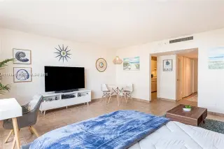 Propiedad en alquiler con 0 habitaciones y 1 baño en Miami Beach