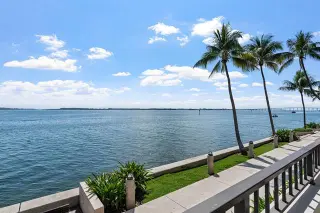 Propiedad en alquiler con 2 habitaciones y 2.5 baños en Miami