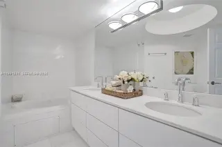 Propiedad en alquiler con 2 habitaciones y 2 baños en Miami Beach