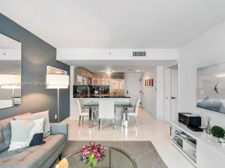 Propiedad en alquiler con 1 dormitorio y 1 baño en Miami Beach