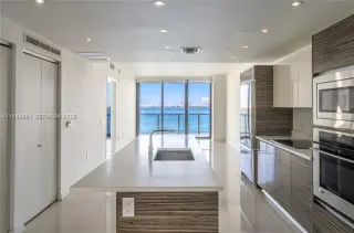 Propiedad en alquiler con 2 habitaciones y 2 baños en Miami