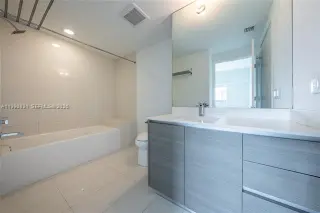 Propiedad en alquiler con 2 habitaciones y 2 baños en Miami