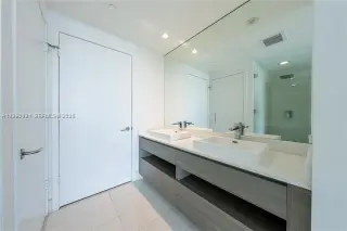 Propiedad en alquiler con 2 habitaciones y 2 baños en Miami