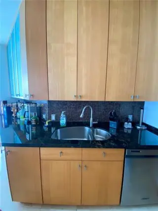 Propiedad en alquiler con 3 habitaciones y 2.5 baños en Miami Beach