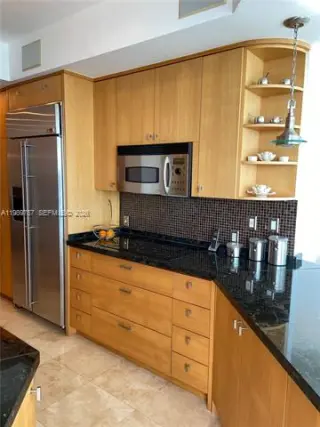 Propiedad en alquiler con 3 habitaciones y 2.5 baños en Miami Beach