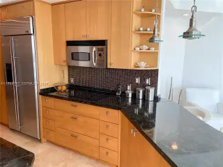 Propiedad en alquiler con 3 habitaciones y 2.5 baños en Miami Beach