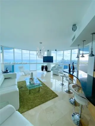 Propiedad en alquiler con 3 habitaciones y 2.5 baños en Miami Beach