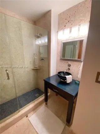Propiedad en alquiler con 3 habitaciones y 2.5 baños en Miami Beach