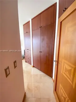 Propiedad en alquiler con 3 habitaciones y 2.5 baños en Miami Beach