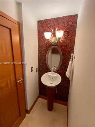 Propiedad en alquiler con 3 habitaciones y 2.5 baños en Miami Beach
