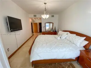 Propiedad en alquiler con 3 habitaciones y 2.5 baños en Miami Beach