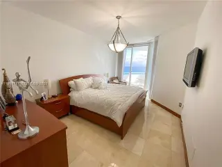 Propiedad en alquiler con 3 habitaciones y 2.5 baños en Miami Beach