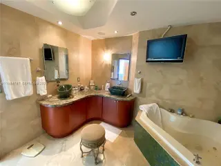 Propiedad en alquiler con 3 habitaciones y 2.5 baños en Miami Beach