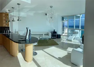 Propiedad en alquiler con 3 habitaciones y 2.5 baños en Miami Beach