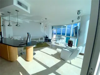 Propiedad en alquiler con 3 habitaciones y 2.5 baños en Miami Beach