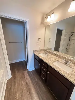 Propiedad en alquiler con 3 habitaciones y 2.5 baños en Richmond Hill