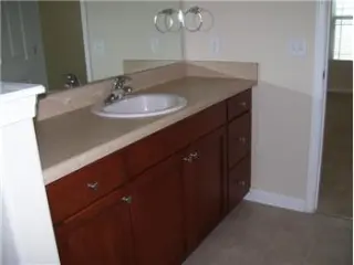 Propiedad en alquiler con 4 habitaciones y 2.5 baños en Richmond Hill