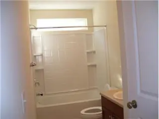 Propiedad en alquiler con 4 habitaciones y 2.5 baños en Richmond Hill
