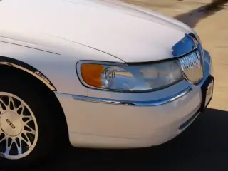 Lincoln Town Car 2000 Signature 4dr Sedan