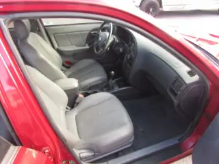 2005 Hyundai Elantra GLS
