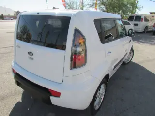 2011 Kia Soul +