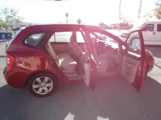 2007 Kia Rondo LX