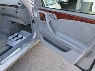 2001 Mercedes-Benz E-Class E 320