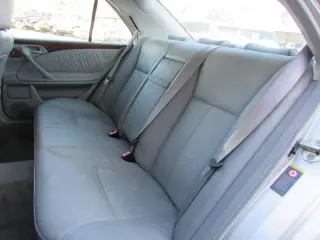 2001 Mercedes-Benz E-Class E 320