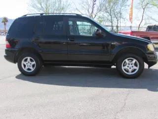 2000 Mercedes-Benz M-Class ML 320
