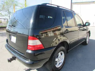 2000 Mercedes-Benz M-Class ML 320
