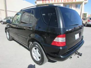 2000 Mercedes-Benz M-Class ML 320