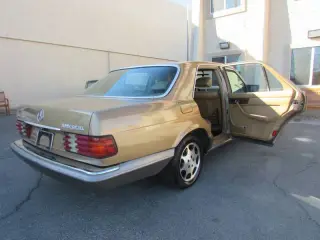 1984 Mercedes-Benz 300-Class 300 SD