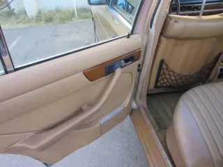 1984 Mercedes-Benz 300-Class 300 SD