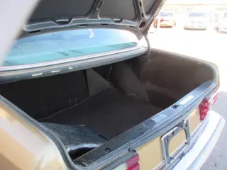 1984 Mercedes-Benz 300-Class 300 SD