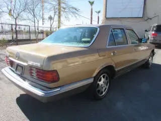 1984 Mercedes-Benz 300-Class 300 SD