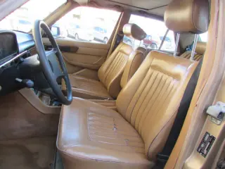 1984 Mercedes-Benz 300-Class 300 SD
